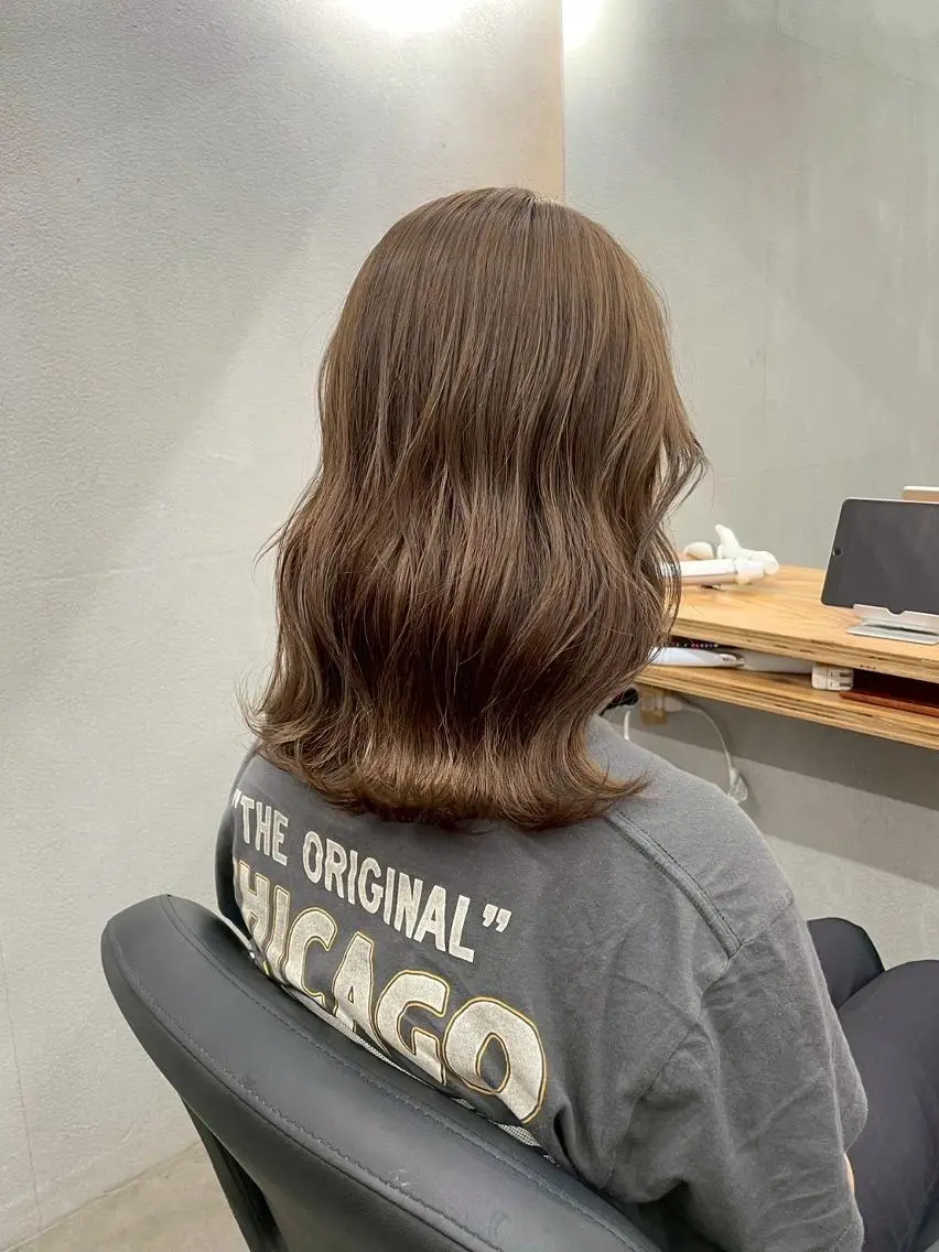 ミディアム カット ヘアカラー トリートメント N 【エヌ】のヘアスタイル