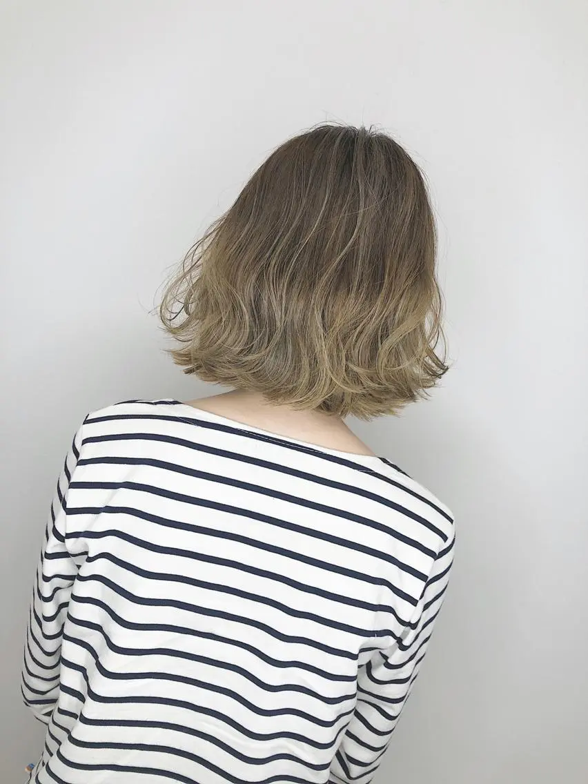 ショート アッシュ レイヤー×縮毛矯正 深見 拓のヘアスタイル