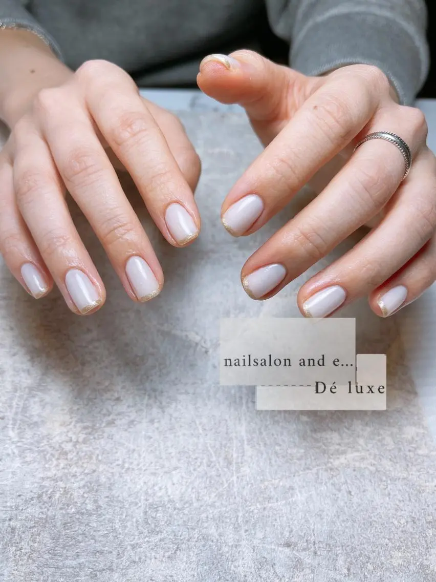 ネイル オーロラネイル ジェルネイル ゴールド マグネットネイル ミラーネイル nailsalon mur.のネイルデザイン