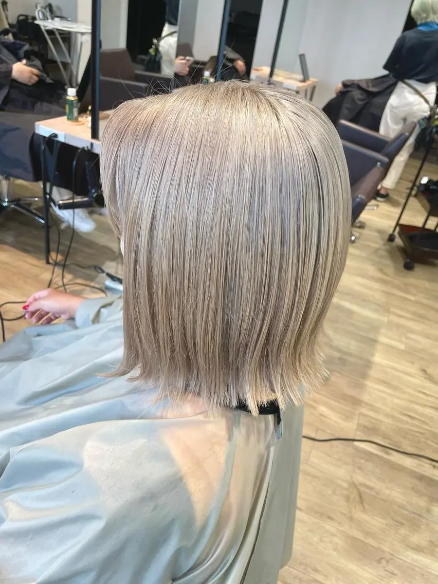 ミディアム 前田 菜奈子のヘアスタイル