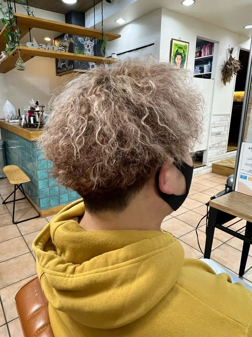 パーマ メンズ メンズパーマ スパイラルパーマ 🪩格安モデル 募集中🪩モエ🪩のヘアスタイル