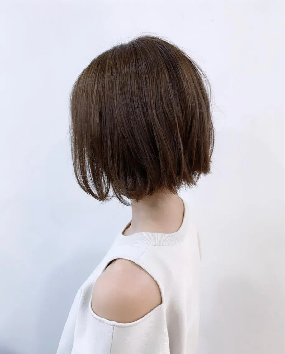 ショート 外ハネヘア カット トリートメント 間水 和樹のヘアスタイル