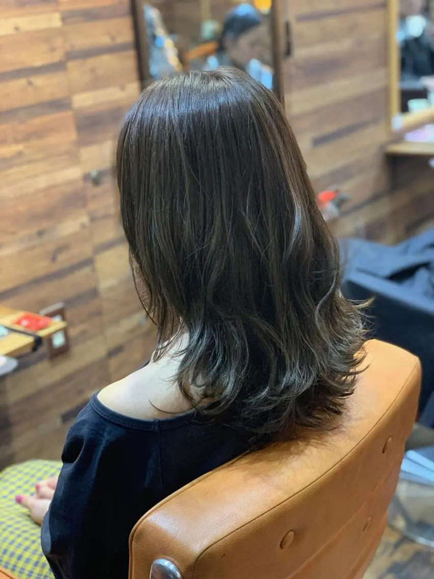 セミロング カラー 川名 充✂️のヘアスタイル
