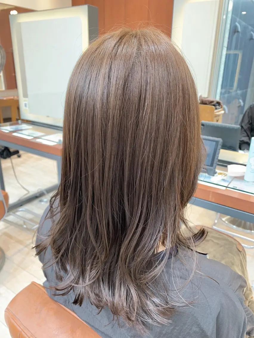 ロング カラー アッシュ ベージュカラー ブリーチ ブリーチなしカラー カット ヘアカラー トリートメント 🦖鶴岡 香純🦖のヘアスタイル