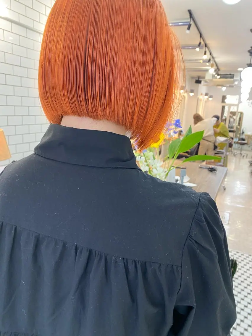 ミディアム カラー 顔周りレイヤーカット ブリーチminamiのヘアスタイル