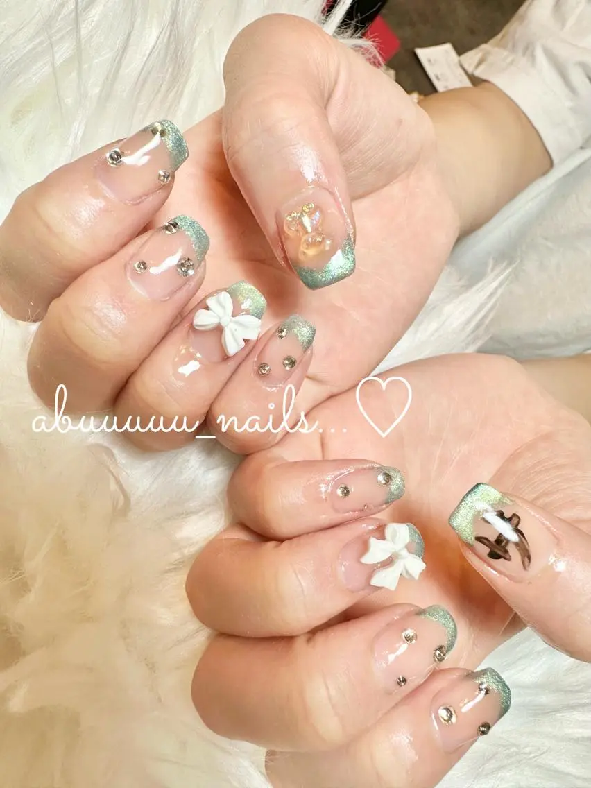ネイル フレンチネイル マグネットネイル マグネットフレンチ 持ち込み ワンホンネイル ハンドネイル abuuuuu nailsのネイルデザイン