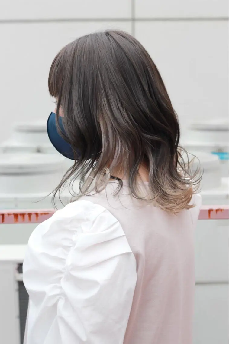 ミディアム カラー ベージュカラー インナーカラー シルバー シルバーベージュ カット ヘアカラー トリートメント Viage （ビアージュ）のヘアスタイル