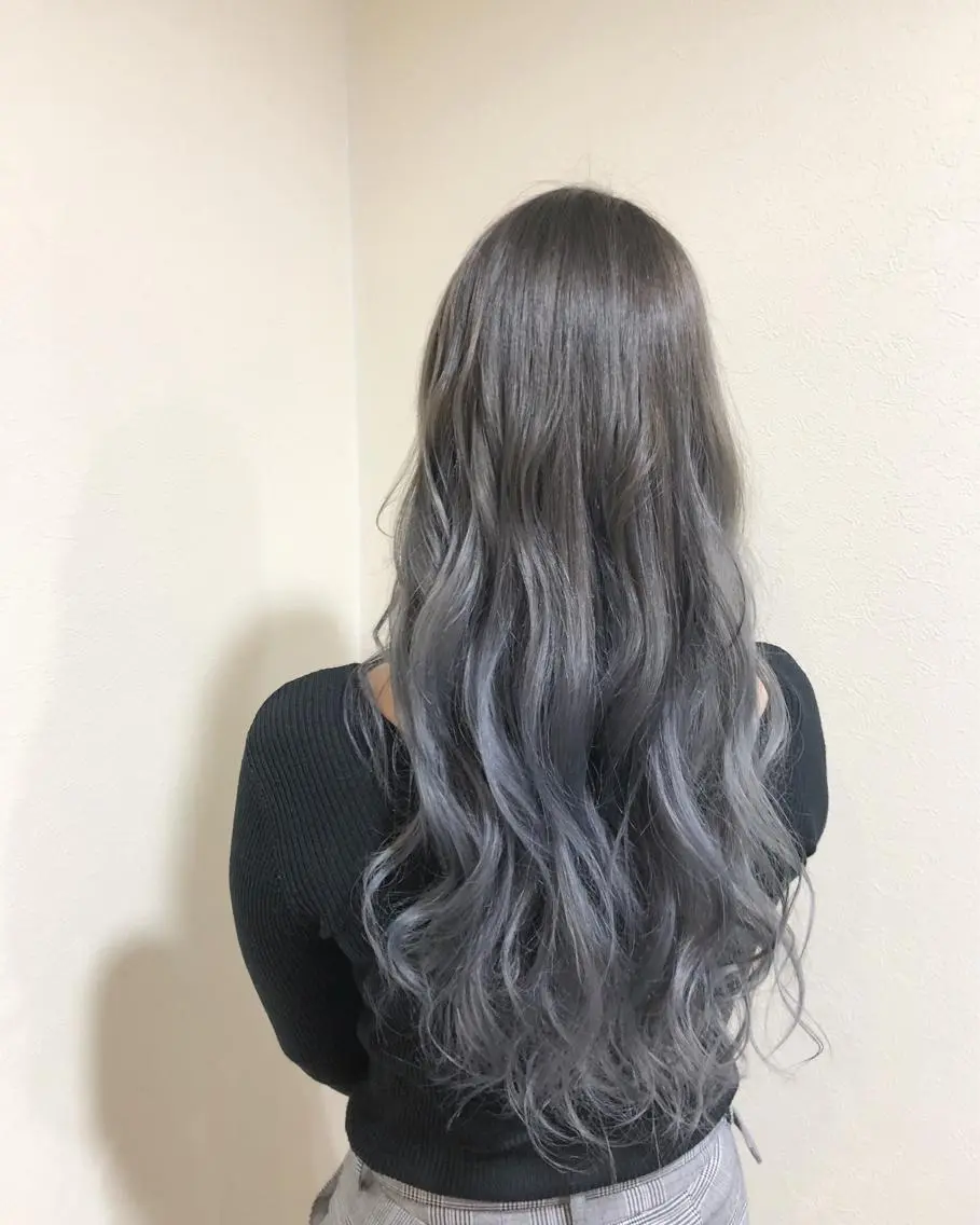ロング アッシュ ヤマグチ ヒカルのヘアスタイル