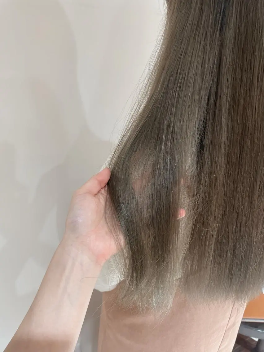 ロング カラー ベージュカラー ブリーチ カット ヘアカラー ヤマモト マイのヘアスタイル