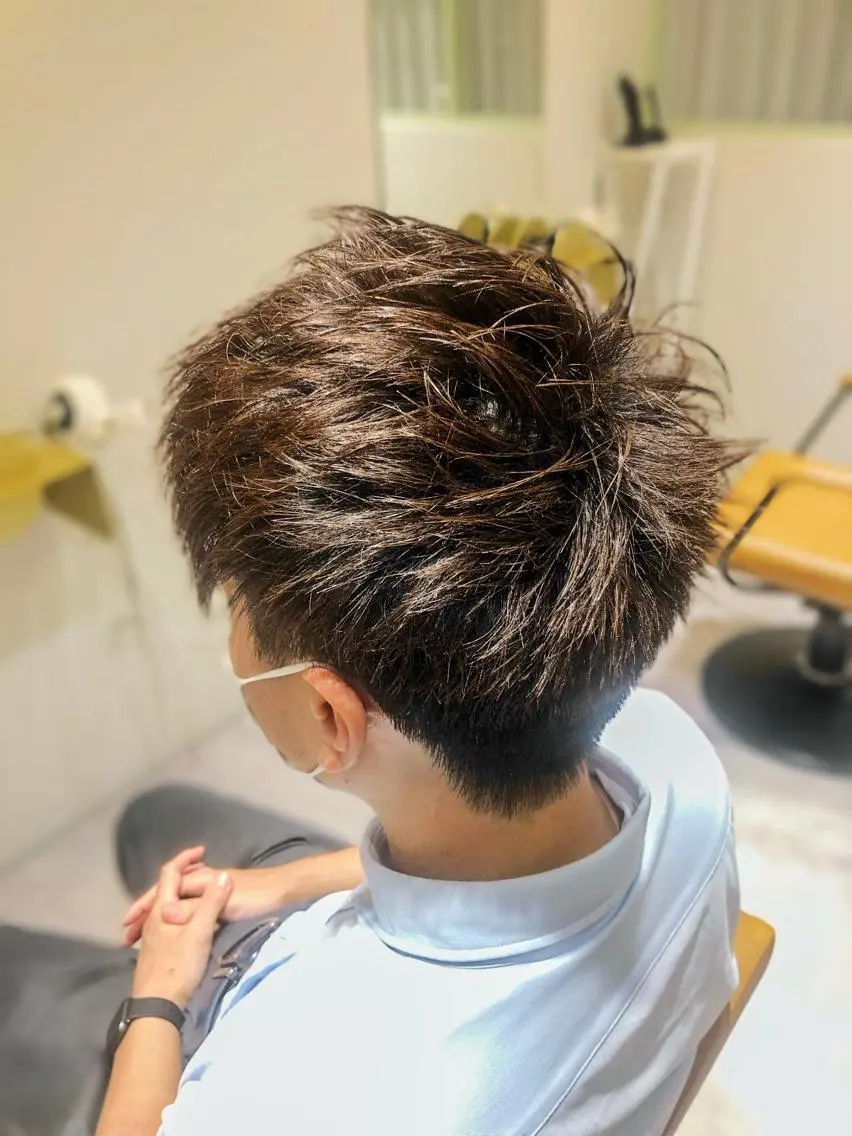 メンズ アップバング ツーブロック ヘアカラー CAFNE ✂︎のヘアスタイル