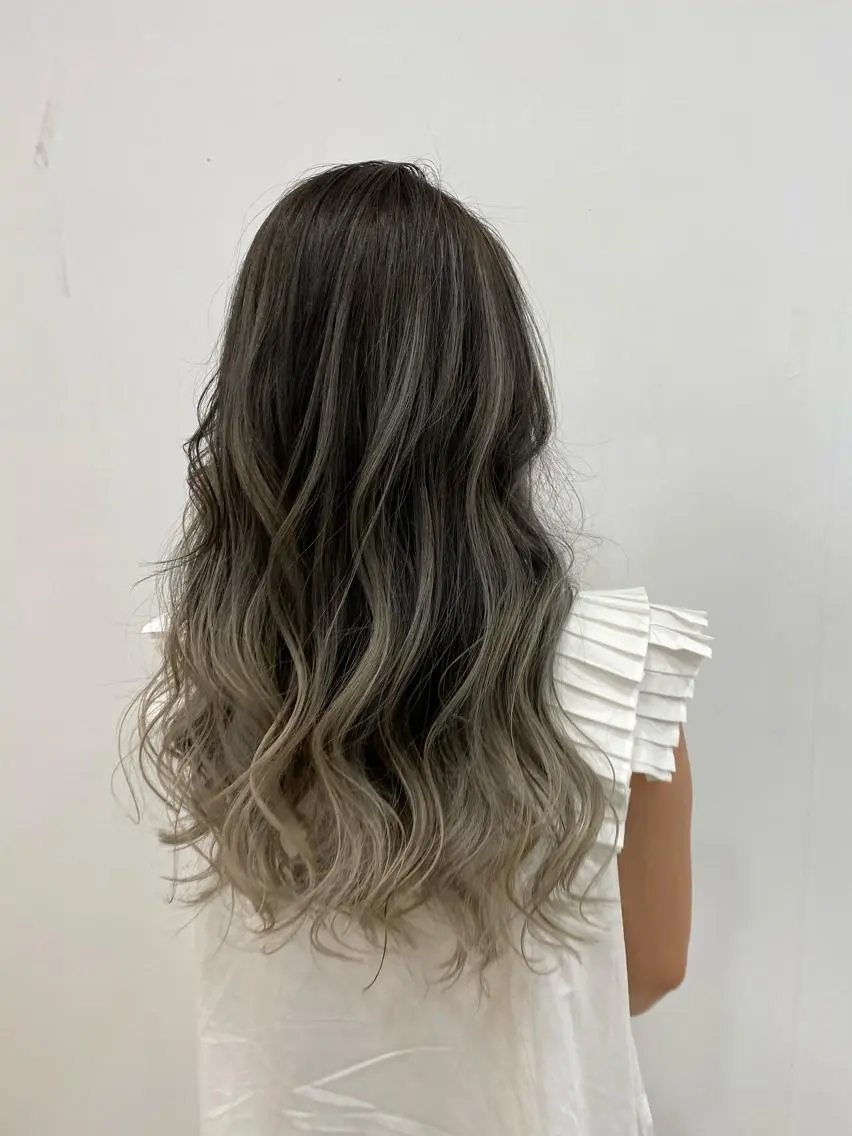 ロング レイヤーカット Rubik's江坂 ルービックえさかのヘアスタイル