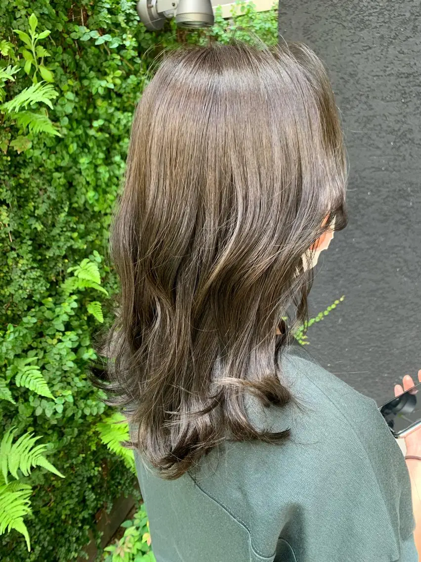 ミディアム トリートメント ヘアカラー LITTLE _KATOのヘアスタイル