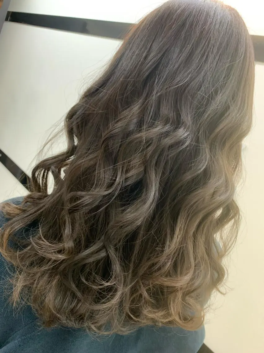 カラー Itsuki .のヘアスタイル