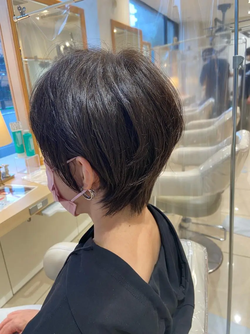 ショート カラー 30代からの大人 ショートのヘアスタイル