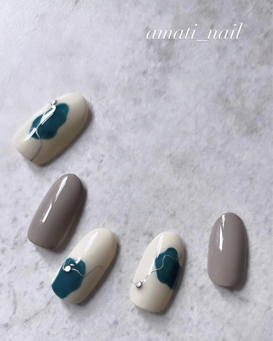 ネイル アニマル柄 マグネットネイル ミラーネイル ニュアンスネイル ワンカラーネイル ハンドネイル amati_nail TAKAKOのネイルデザイン