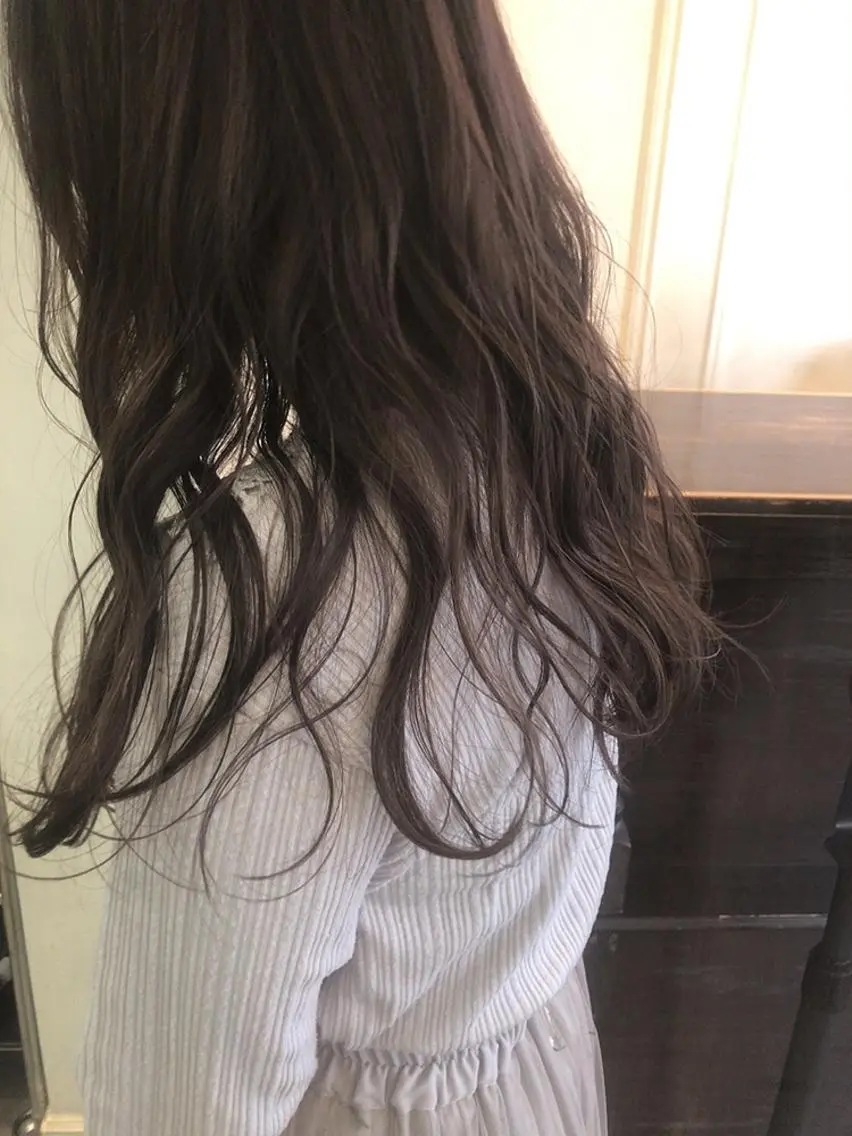 ミディアム カラー アッシュ 透明感カラー ラベンダーカラー ラベンダーアッシュ 大人girly🛋️ 🤍yukakoのヘアスタイル