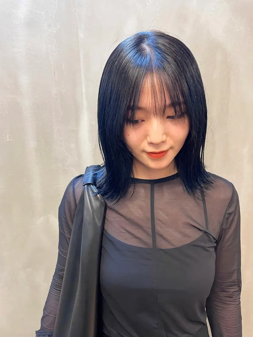 ミディアム カラー パーマ ヘアアレンジ メンズ キッズ ネイル マツエク・マツパ アイブロウ ブルーカラー ネイビーカラー ブルー ネイビー カット ヘアカラー トリートメント tatsumi/ボブ ウルフ/レイヤーのヘアスタイル