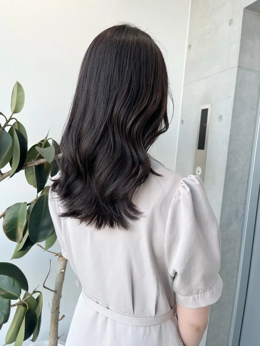 セミロング カラー パーマ ヘアアレンジ ヘアカラー トリートメント 透明感/オリーブ/ グレージュ/YUKAのヘアスタイル