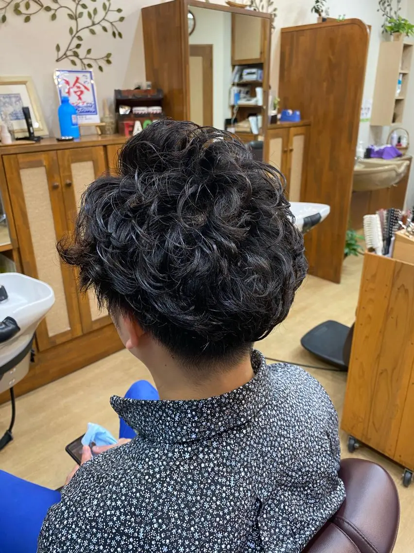 ショート パーマ メンズ 浅見 天翔のヘアスタイル