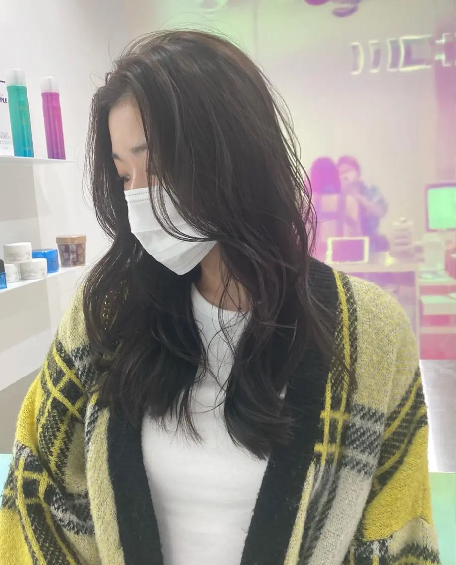セミロング カラー パーマ ヘアアレンジ メンズ キッズ ネイル マツエク・マツパ アイブロウ KANAMI 🌏のヘアスタイル