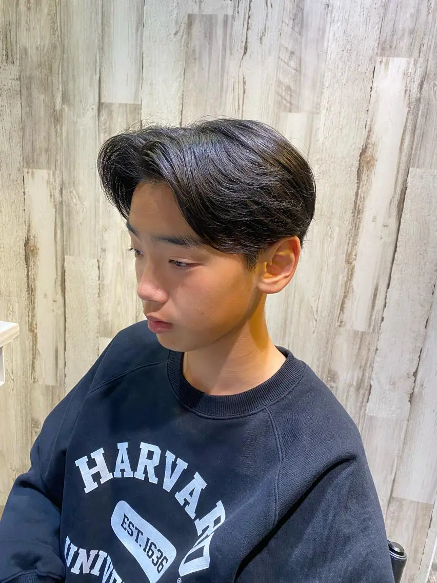 メンズ センターパート カット 西山 恵太郎のヘアスタイル