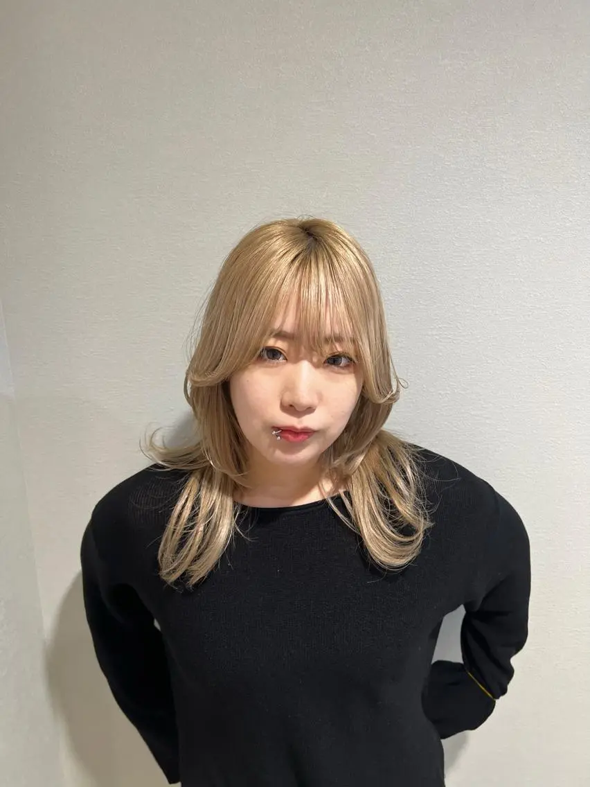ミディアム カラー ひがし はるなのヘアスタイル