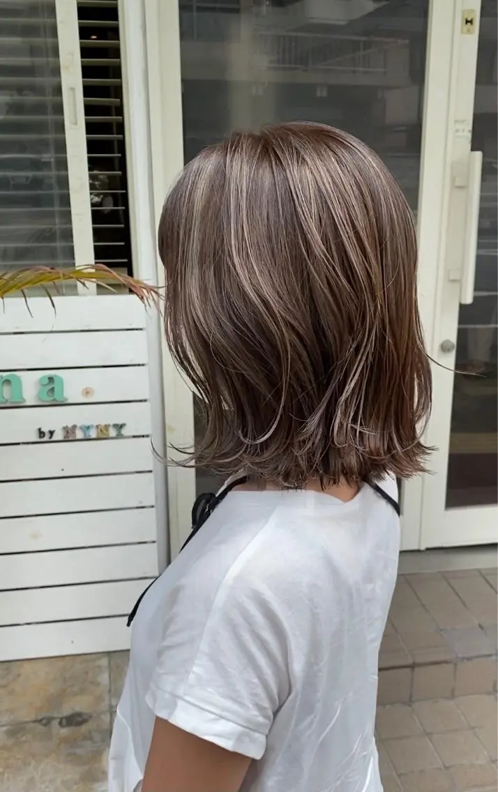 ミディアム 西元 亜由美のヘアスタイル