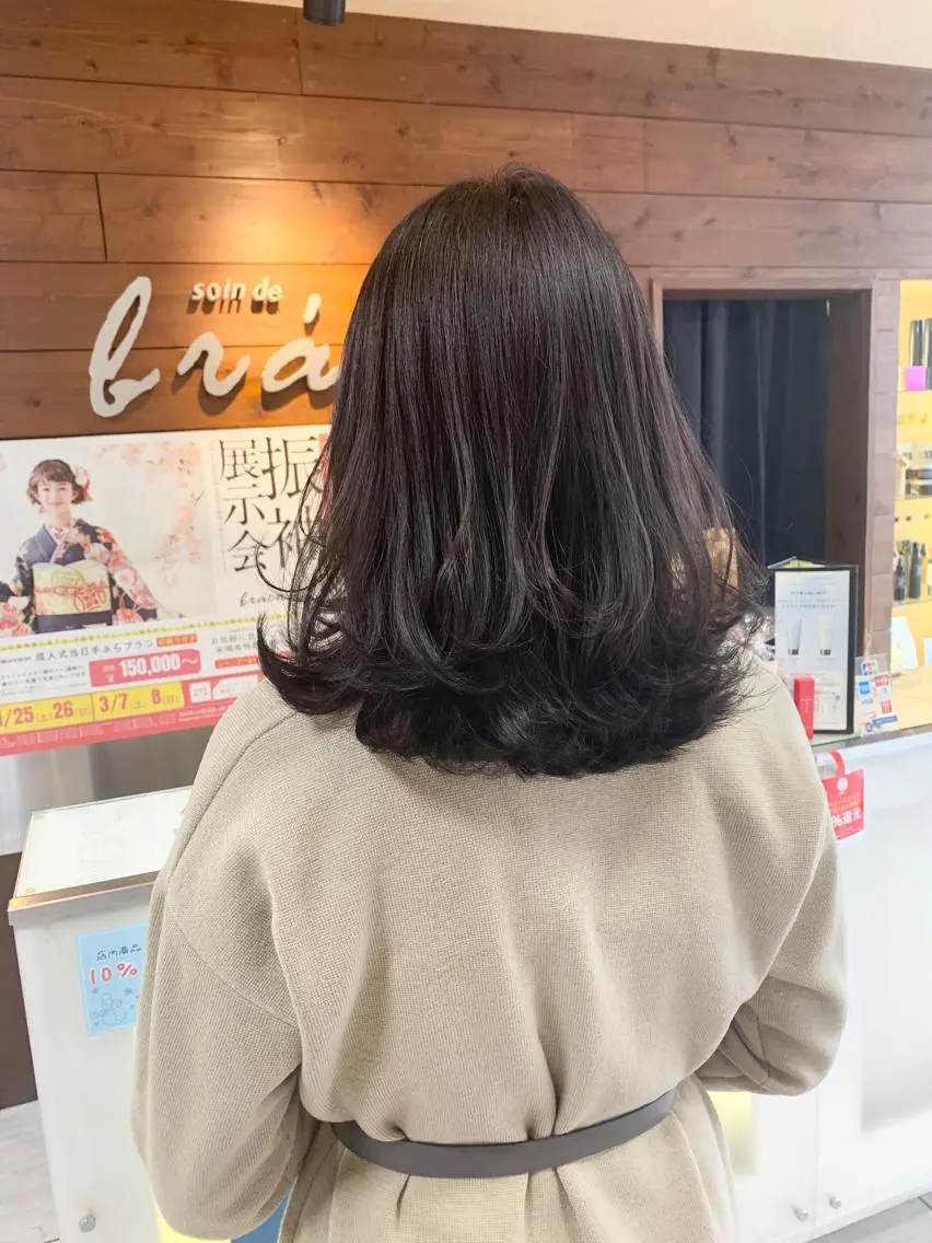 ミディアム レイヤー/艶髪カラー 森本くるみのヘアスタイル