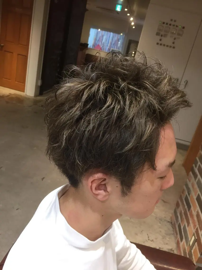カラー パーマ メンズ メンズブリーチ アッシュ ブリーチ シルバー シルバーアッシュ 竹嶌 健吾のヘアスタイル