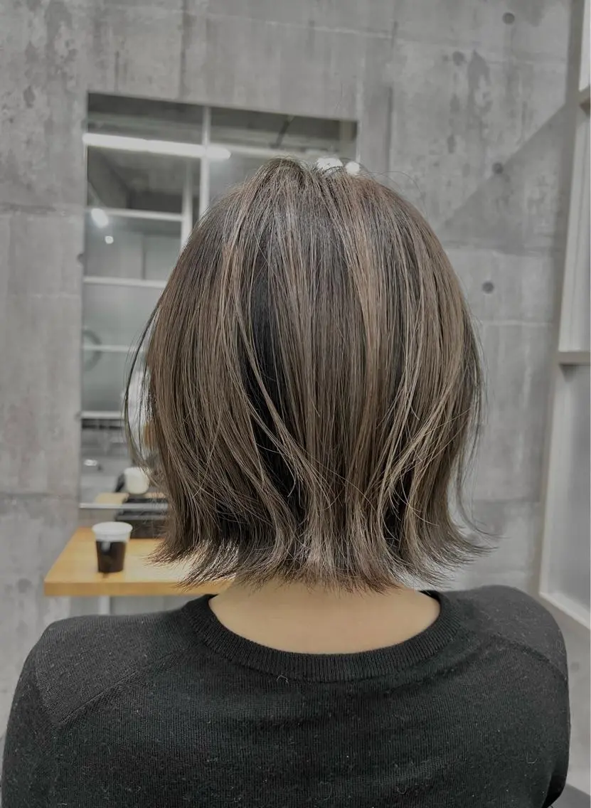 ショート カラー ブリーチ ダブルカラー インナーカラー 髪質改善 韓国風ヘア newi ナカノのヘアスタイル
