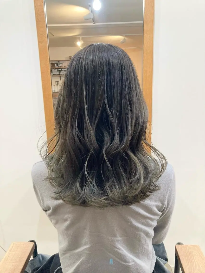 セミロング カラー バレイヤージュ ブリーチ レイヤーカット かじなみ あいこのその他イメージ