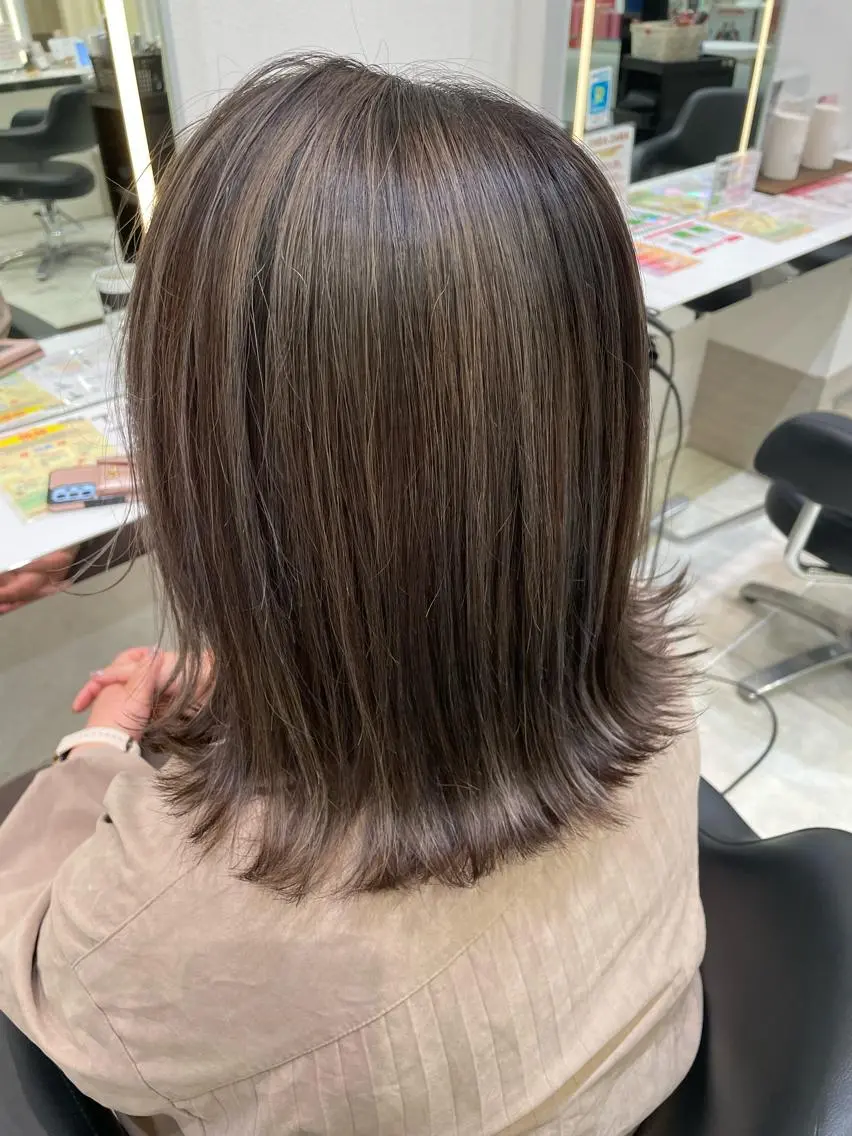 セミロング ヘアカラー GOAT_茅ヶ崎 キシ サクラのヘアスタイル