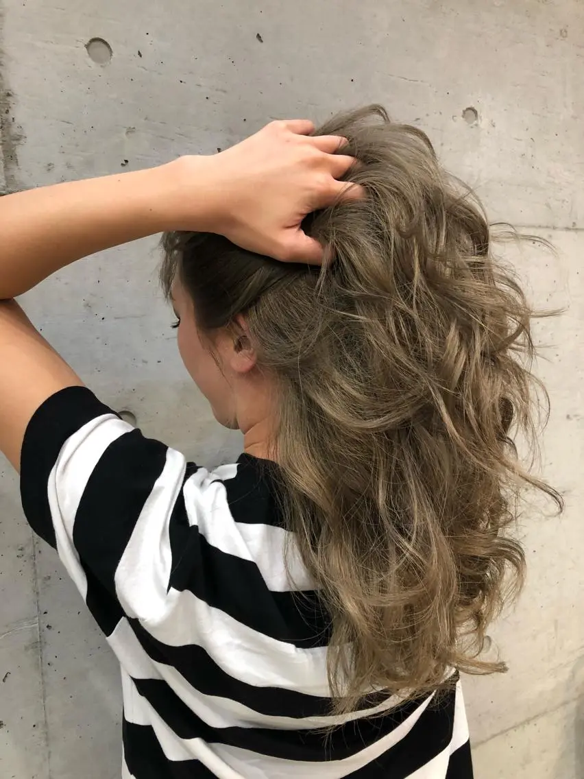 ロング カラー ブロンド 外国人風カラー 大栗 佑也  髪質改善のヘアスタイル