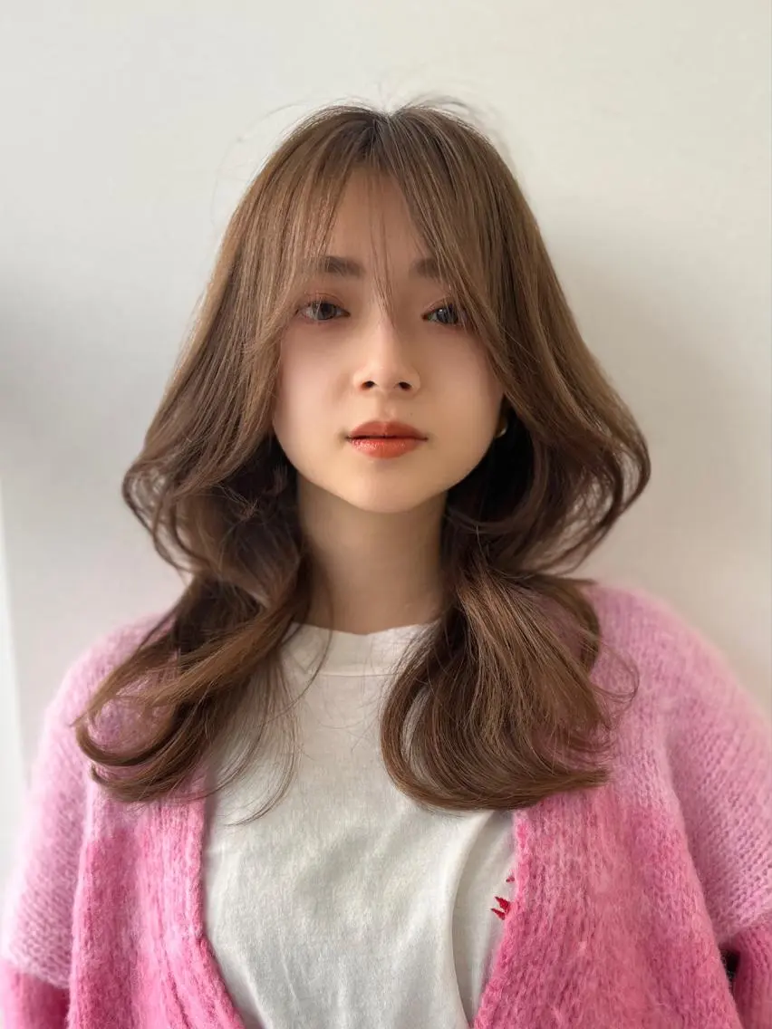 ミディアム くびれヘア 韓国ヘア レイヤーカットのヘアスタイル