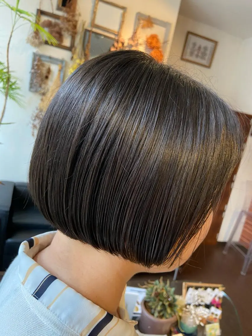ショート カラー アッシュ ブリーチ インナーカラー ブリーチなしカラー ボブ 💜推しインナー カラー/菊池柊真💜のヘアスタイル