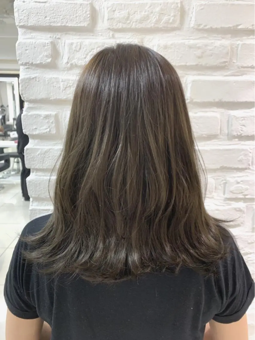 セミロング カラー ヘアアレンジ アッシュ アッシュグレー アッシュグレージュ グラデーションカラー グレージュ 【メンズ縮毛矯正/ Ryoka】のヘアスタイル