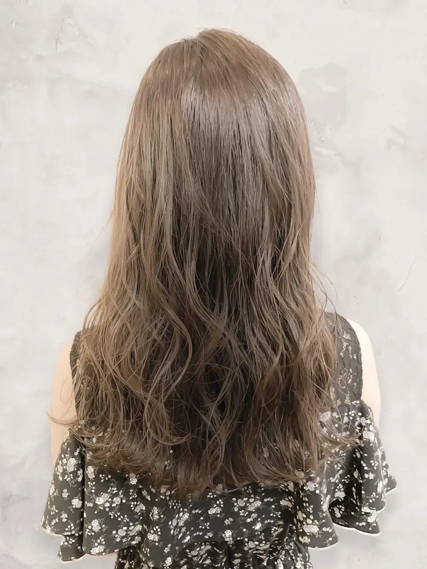 カラー ロング 透明感カラー グレージュ 髪質改善 レイヤーカット 小顔カット カット ヘアカラー トリートメント グレージュ×レイヤー 藤生 和宏のヘアスタイル