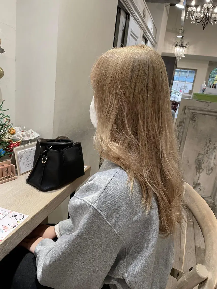 ロング 玉邑 美菜のヘアスタイル