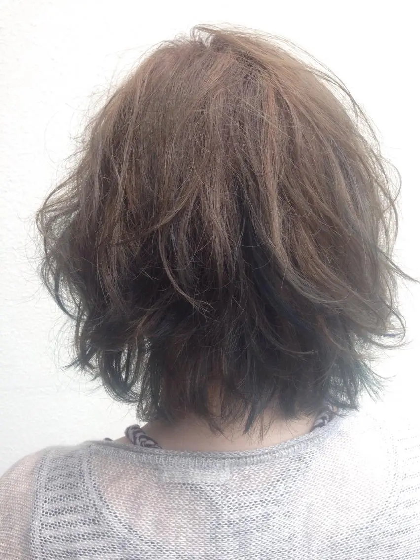ショート カラー ダークグリーン 浅川 実行のヘアスタイル