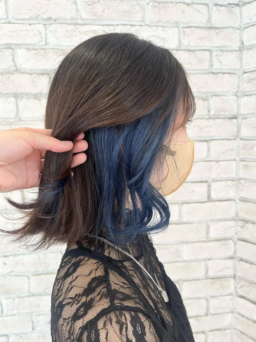 ミディアム ヘアカラー ハイトーンカラー シールエクステのヘアスタイル