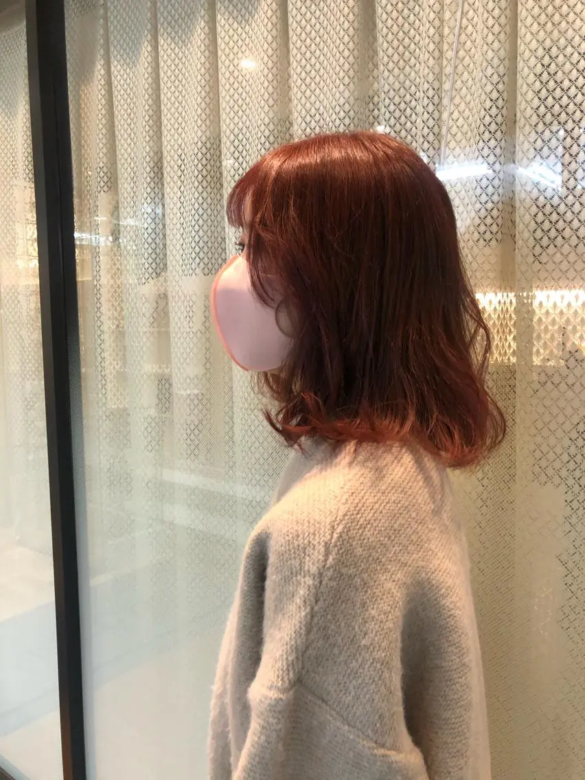 ミディアム カラー 松田 アカリのヘアスタイル