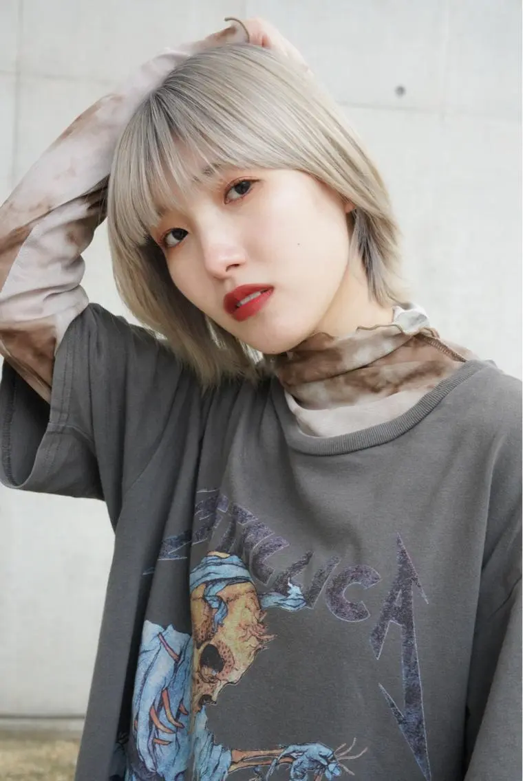 ミディアム カラー ベージュカラー ホワイトベージュ YURAGI🤍 SAEのヘアスタイル