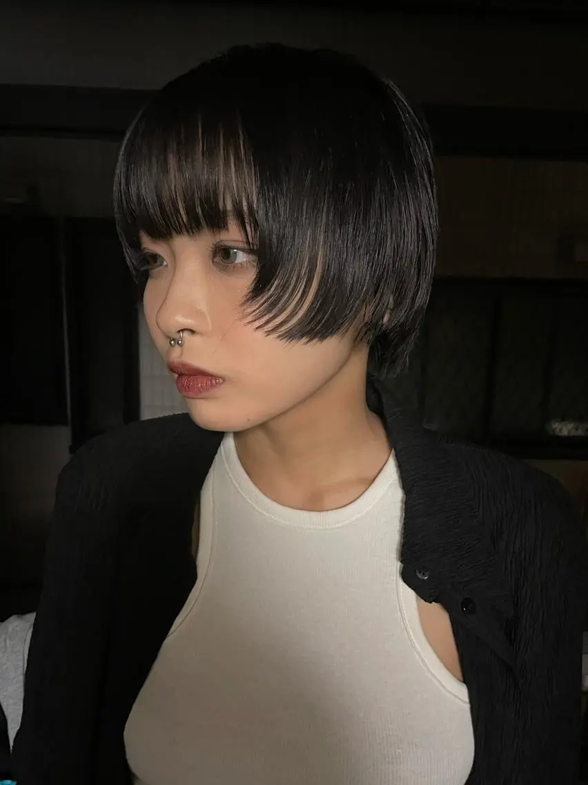 ショート カラー バレイヤージュ 黒髪 ブリーチ ケアブリーチ デザインカラー スパイラルパーマ 🌐hina⭐️のヘアスタイル
