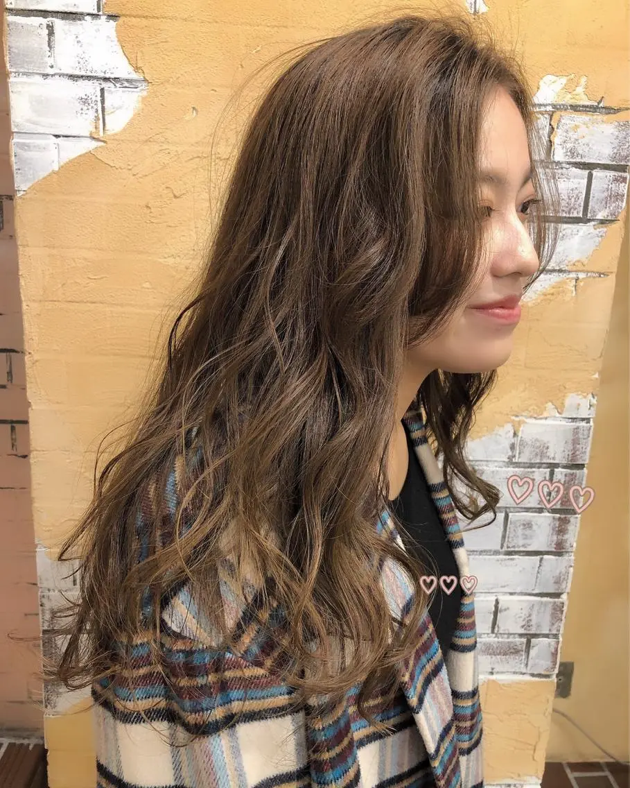 セミロング カラー ベージュカラー カット ヘアカラー ツキノキ ミナのヘアスタイル