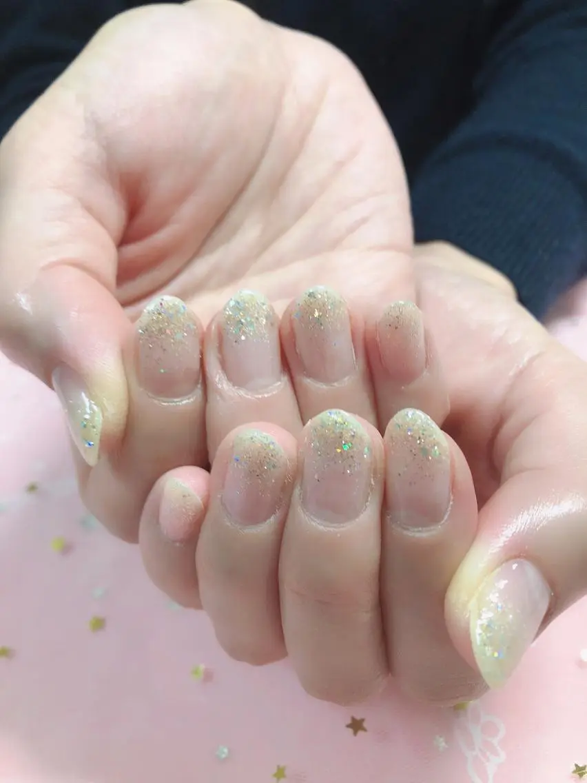 ネイル ハンドネイル MoonNail ユリ🌸のネイルデザイン
