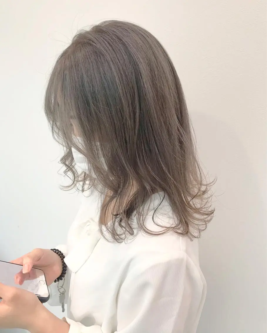 ミディアム カラー 🪄池袋ハイトーン 🪄ブリーチカラーのヘアスタイル