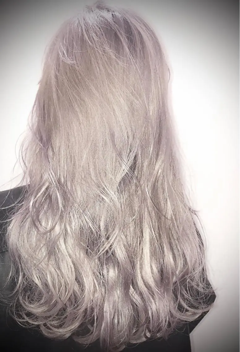 セミロング カラー ブリーチ Seventh Senseのヘアスタイル