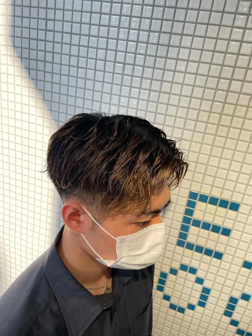 ショート カラー パーマ メンズ センターパート 🔥メンズカラー🔥 セヤシュウヘイのヘアスタイル