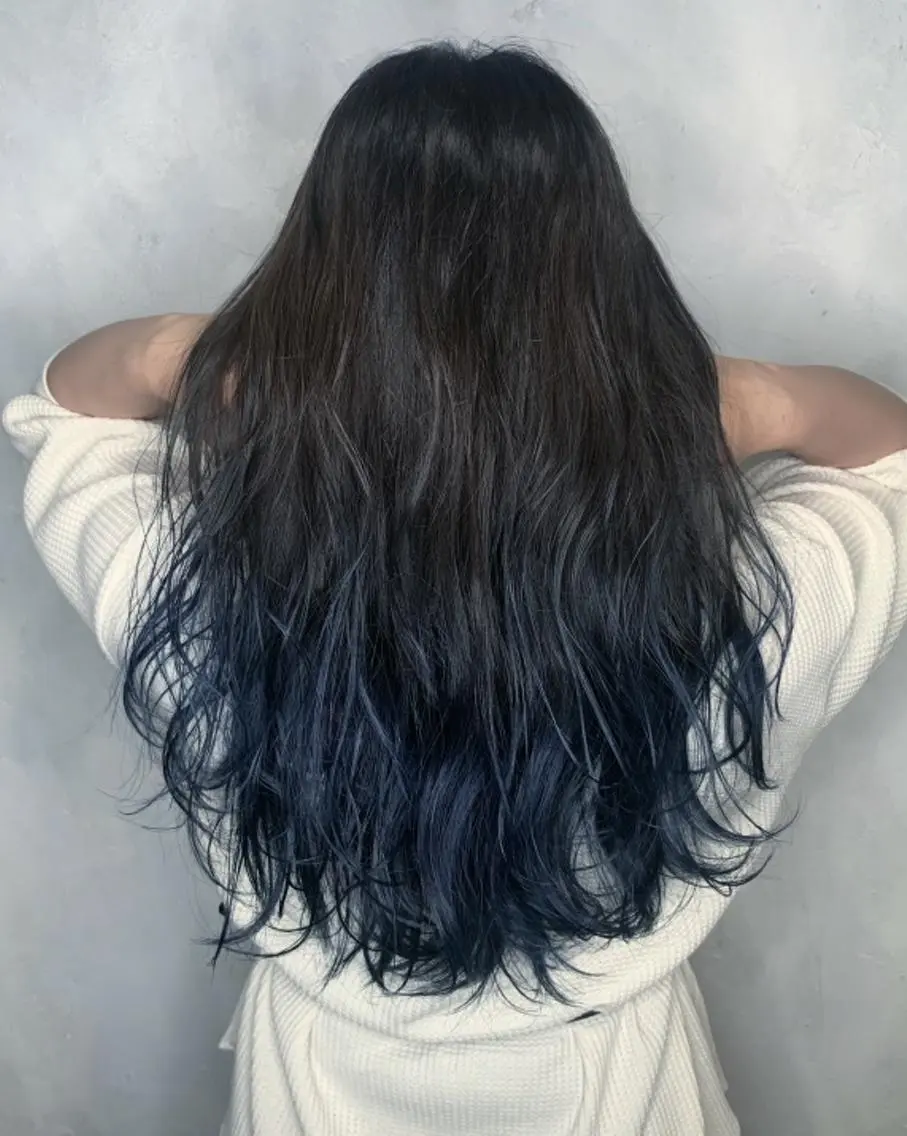 カラー ロング 黒髪 ブルーカラー ブルーブラック ブルージュ デザインカラー カット ヘアカラー N° aria 三軒茶屋のその他イメージ