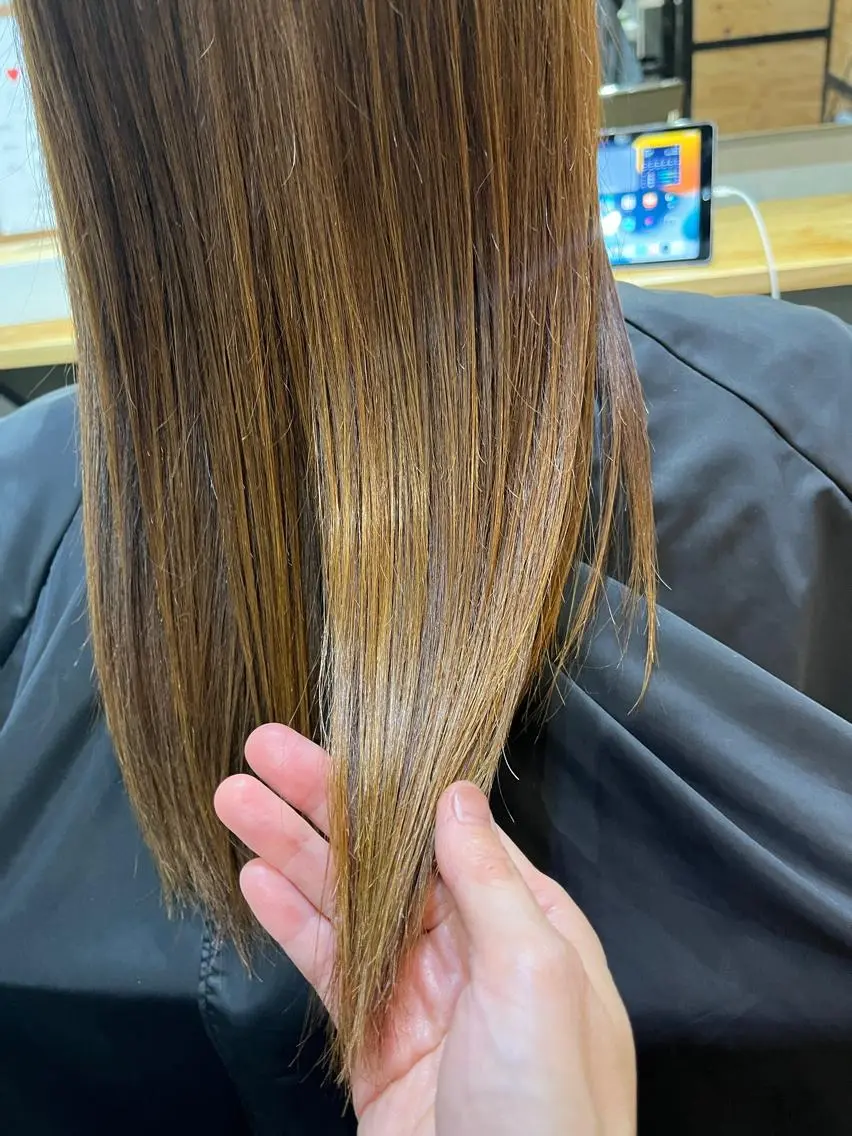 ロング カラー パーマ ヘアアレンジ メンズ キッズ ネイル マツエク・マツパ アイブロウ メンズブリーチ メンズハイライト メンズインナーカラー メンズ韓国風 ブリーチ カット ヘアカラー トリートメント ヘッドスパ 久木原 ゆりのヘアスタイル